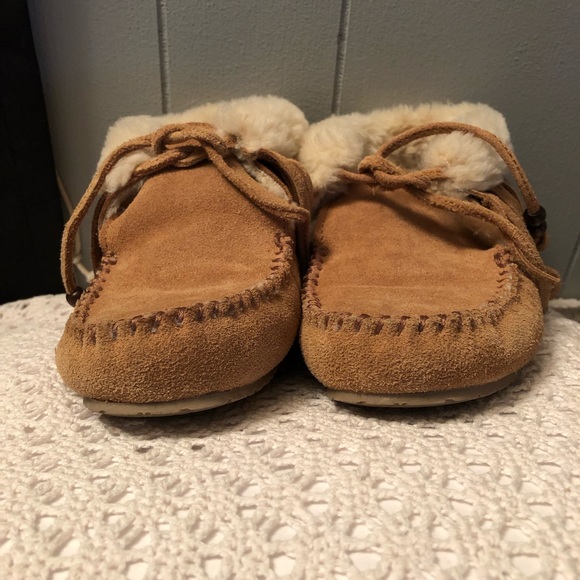 Minnetonka Moccasins - Picture 2 of 4